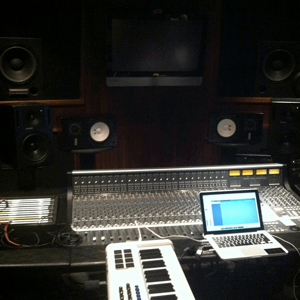 Studio-Monitors-Size